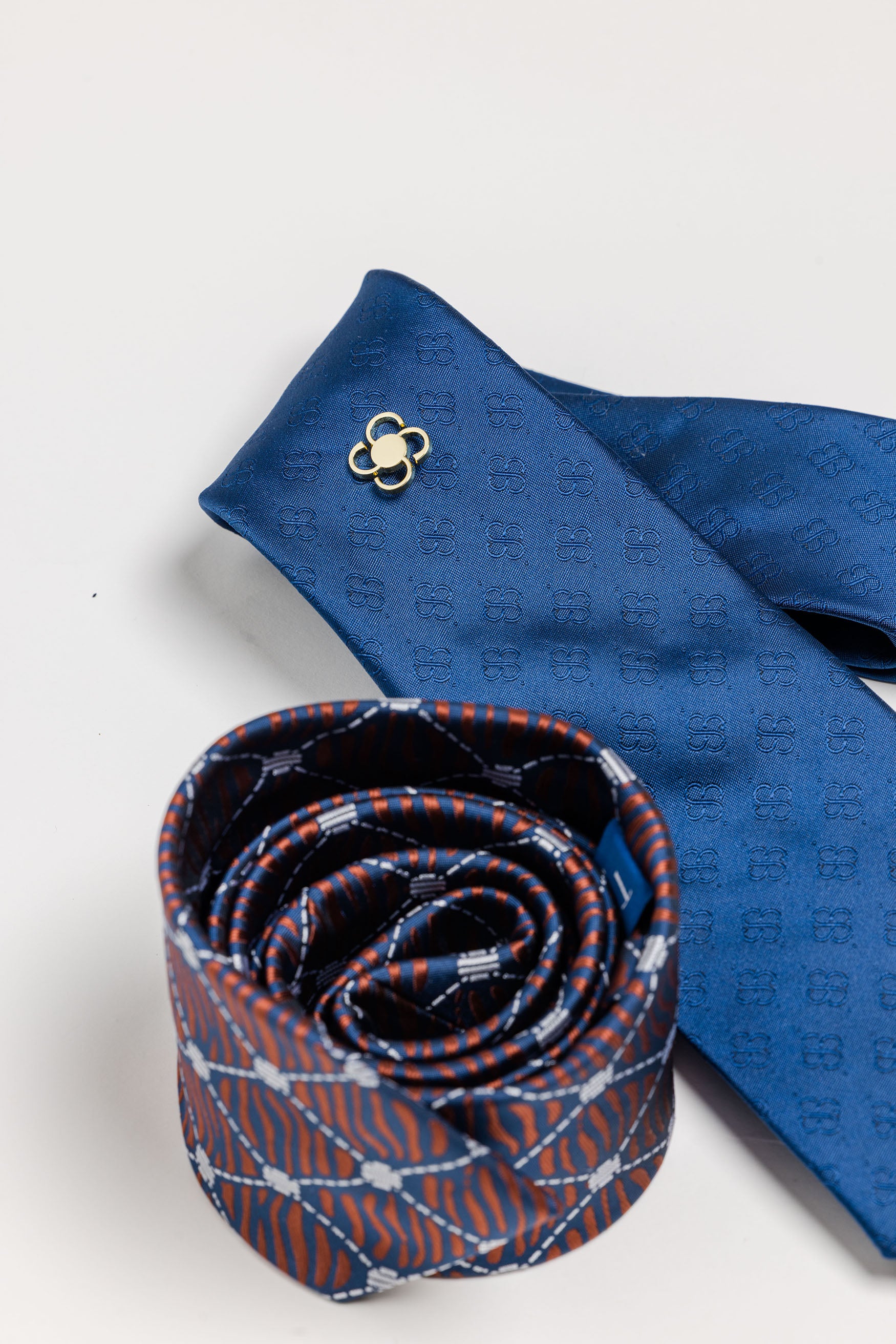 Clover Tie Pin(Small & Large)